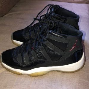 black and red 11s